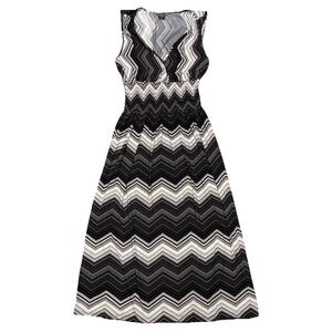 Raya Sun Dress L Gray Black White Chevron Print Smocked Waist Surplice Deep V